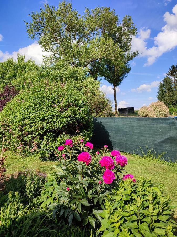 Vakantiestudio Ciney Chapois Exteriör bild